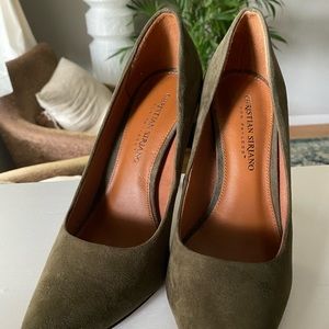 2/$26 ⚡️ Christian Siriano Pointed Toe Pump